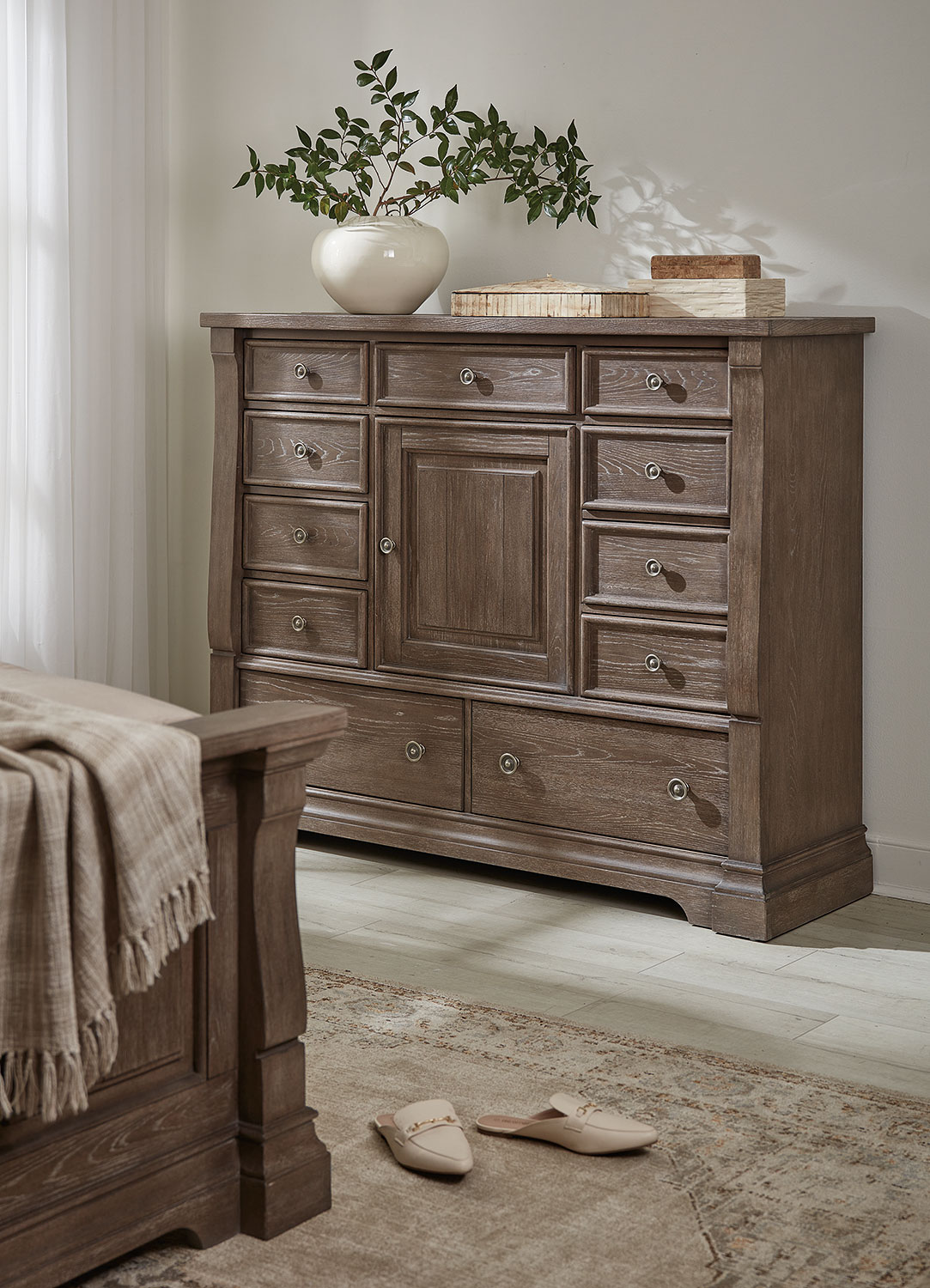 Lawsons Creek 11-Drawer Gentlemans Chest W/ Storage Cabinet Samuel