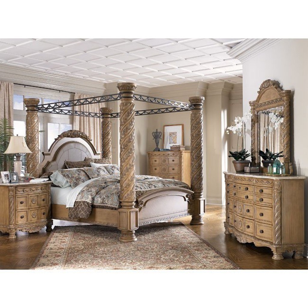 South Coast Poster Canopy Bedroom Set Millennium ...