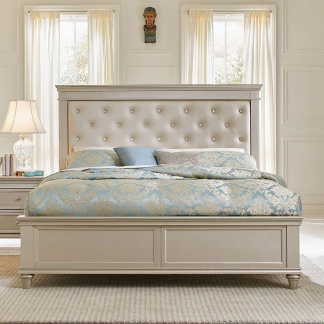 Celandine Panel Bed