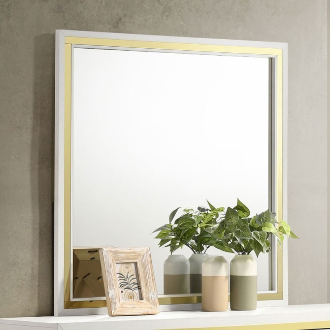 Lucia Mirror