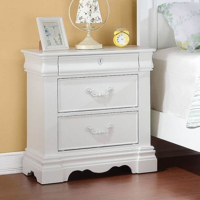 Estrella Three Drawer Nightstand