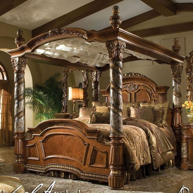 Old outlet canopy bed
