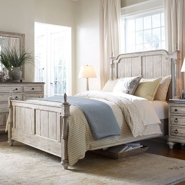Weatherford Westland Low Post Bed (Cornsilk)