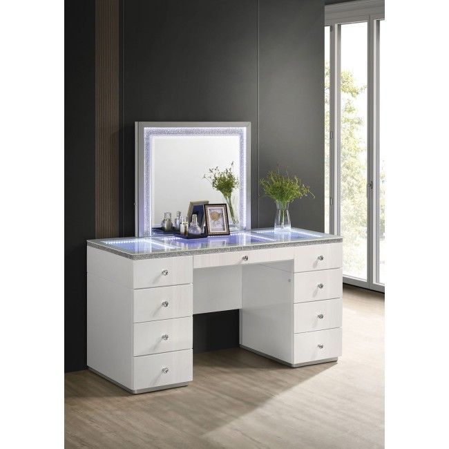 Stoholm Vanity Set w/ LED
